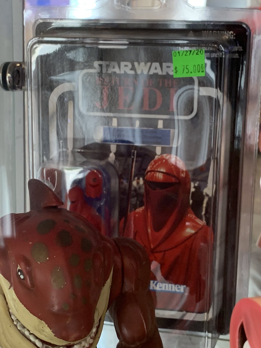 BanthaSkullcom's tweet photo. #MerryMac #StarWars https://t.co/SceNONwhro