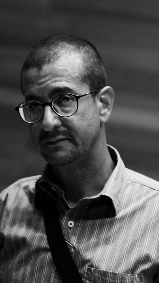moralexis's tweet photo. Que triste noticia la partida de mi compañero de aulas e increíble profe Carlos Ortiz. 
.
Ha perdido esta madrugada la batalla contra la COVID-19. 
.
Recuerdo con mucho cariño su gran energía y disposición. Mis palabras de condolencia a su familia y sus queridos estudiantes. 
- https://t.co/XsunA1VGly