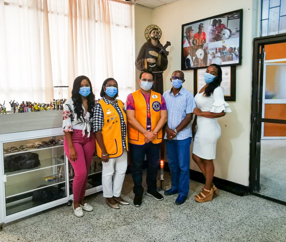 Hoy contamos con la visita de <a href="/mraadberrio/">MANUEL RAAD BERRIO</a>, Gobernador del Distrito F2 de Club de Leones en Colombia, para conversar sobre distintas estrategias que permita generar conciencia sobre las problemáticas sociales y ayuden a la reivindicación de la memoria colectiva de la comunidad.