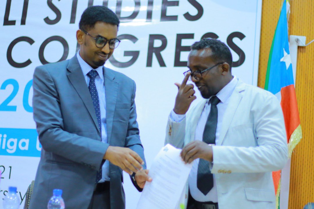 @IsirThinktank and <a href="/hcfrt2020/">Hikma Center for Research & Training</a> announce the signing of a memorandum of understanding between the two organizations to cooperate on areas of common interest at the sidelines of the recently concluded #Somali #Studies #international #Congress at JIGJIGA