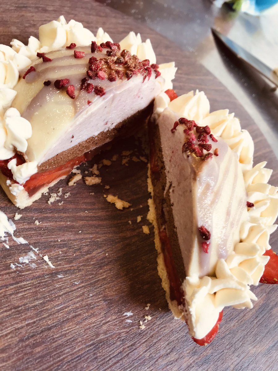 White chocolate &amp; Strawberry mousse,Dark chocolate mousse in a sweet pastry shell with chantilly cream  @AtHolroyd <a href="/SBarbo19/">Seb Barboteau</a> <a href="/HowsonHelen/">Helen Howson</a> <a href="/chefbenji64/">Ben Cook</a> <a href="/ThomasHalliwell/">Thomas Halliwell</a> <a href="/jpc7508/">James Cunningham</a> <a href="/halesworth_john/">John Wesley Halesworth</a>