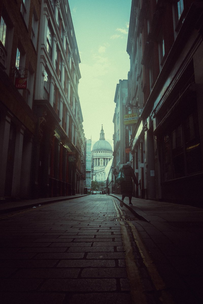 tr8ns_view's tweet photo. Exploing a different view. #streetclassics #streetphotography https://t.co/YCk97XToPM