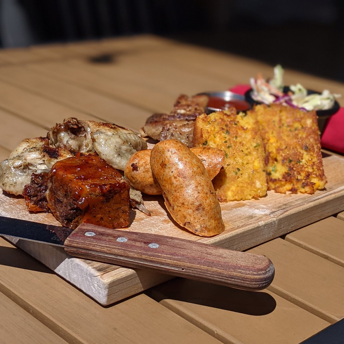 rooftop_yyj's tweet photo. A little bit of everything 🤤

Overnight roasted brisket, baby-back ribs, marinated &amp; grilled chicken wings, house-made chorizo, coleslaw, BBQ sauce, and coleslaw...

You'll forget that you even have cutlery. 

Welcome this meaty dish to your hungry tummy at The Rooftop! https://t.co/Swv2pjqE5K
