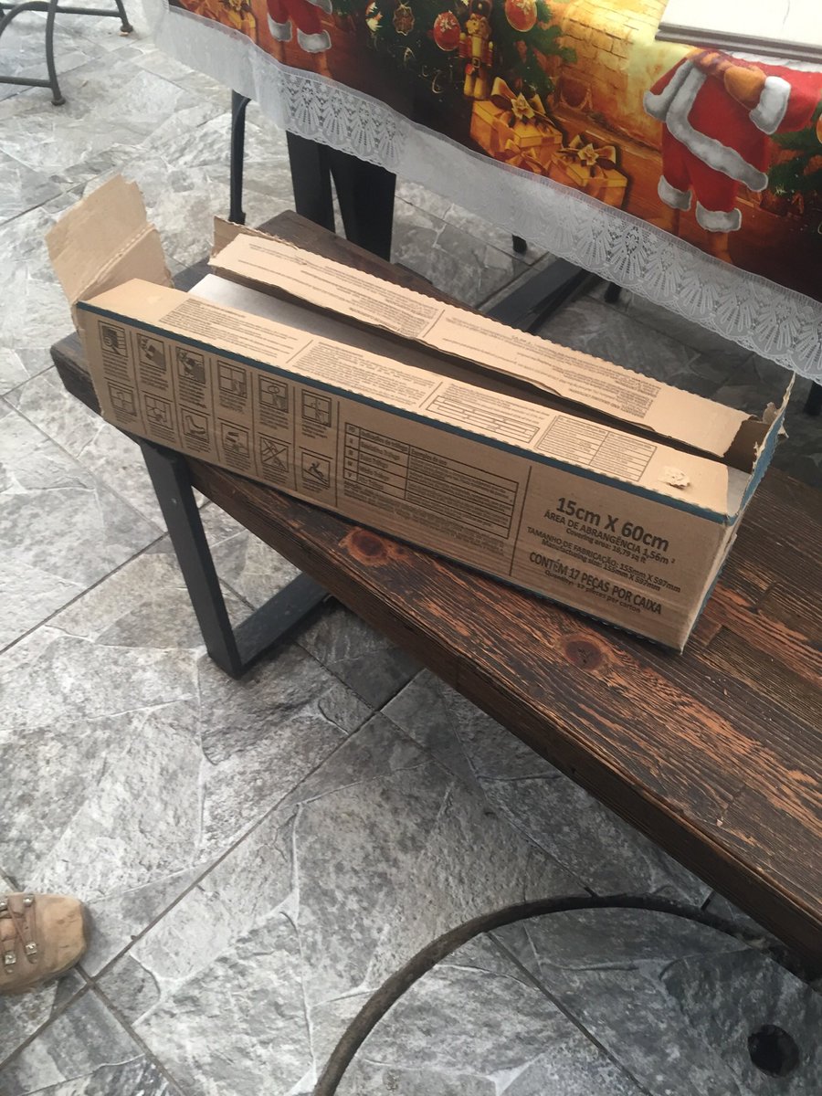 cpaupinto's tweet photo. @SodimacAyuda @homecenter_cl pésimo la calidad del porcelanato de tienda en Sodimac Reñaca no puede ser la cantidad de rotas es muy desagradable que uno compra tres cajas y traigan tal cantidad rota ejemplo de una caja mirar foto esto es robo y pésimo servicio https://t.co/VsIs3t3444