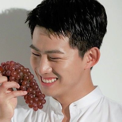 taecachance's tweet photo. keep every produce stand away from him. no more fresh fruit for taecyeon. https://t.co/wuLpsQSIKy