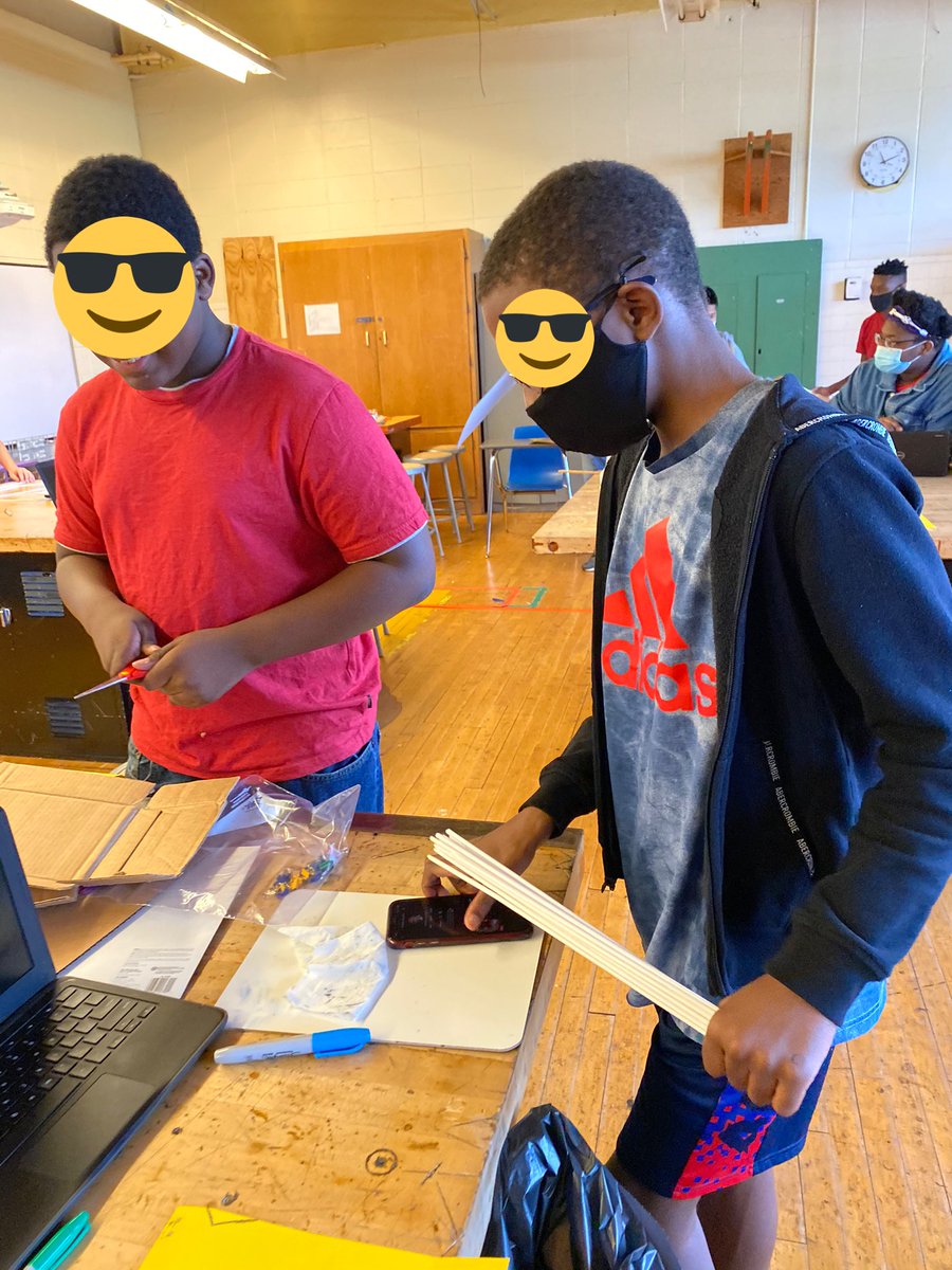 InstTechFTPS's tweet image. FMS Summer STEAM back in action! We had a great morning with our students using Design Squad to build shelters student can fit Into. Can’t wait to see their finished products tomorrow! @HurdVPFMS_FTPS @SGS_FTPSchools @LMooreFMS_FTPS @KellyVPFMS_FTPS @Tech_FTPSchools