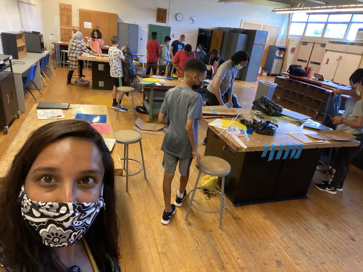 InstTechFTPS's tweet image. FMS Summer STEAM back in action! We had a great morning with our students using Design Squad to build shelters student can fit Into. Can’t wait to see their finished products tomorrow! @HurdVPFMS_FTPS @SGS_FTPSchools @LMooreFMS_FTPS @KellyVPFMS_FTPS @Tech_FTPSchools