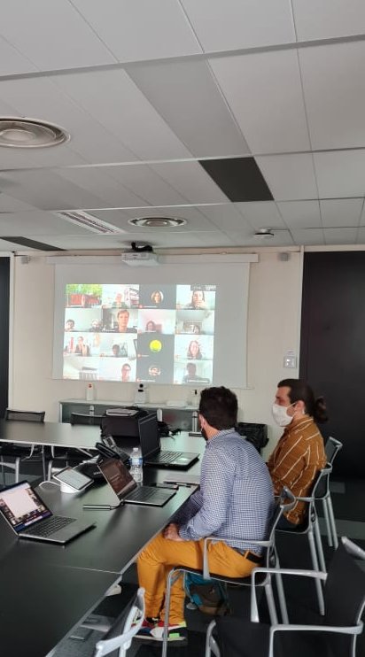 Theophrasteio's tweet photo. 🚗| Lancement officiel du projet avec la #startup bordelaise @hellogova. 🚀
Grâce à l’intelligence artificielle #Hellogova, la rencontre entre l’acheteur et le véhicule est facilitée. Un concept unique au service des clients @SUDOUESTPUB !
Plus d'infos : https://t.co/5quIrSjGv9 https://t.co/fAmdzKIlwr