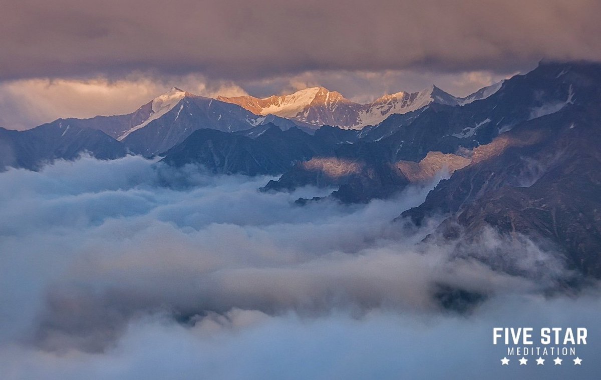 5StarMeditation's tweet photo. Touch your inner space, which is nothingness, as silent and empty as the sky; it is your inner sky. Once you settle down in your inner sky, you have come home, and a great maturity arises in your actions, in your behavior. Then whatever you do has grace in it. https://t.co/BohXb8PTHZ