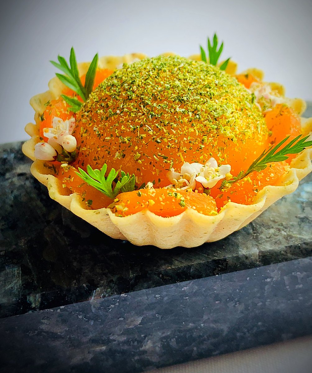 kboylechef's tweet image. Sweet Paris Market Carrots, grown onsite for our opening canapé. #seedtotable #sustainablegastronomy #zeromiles @RestLadyAnne_ @MichelinGuideUK