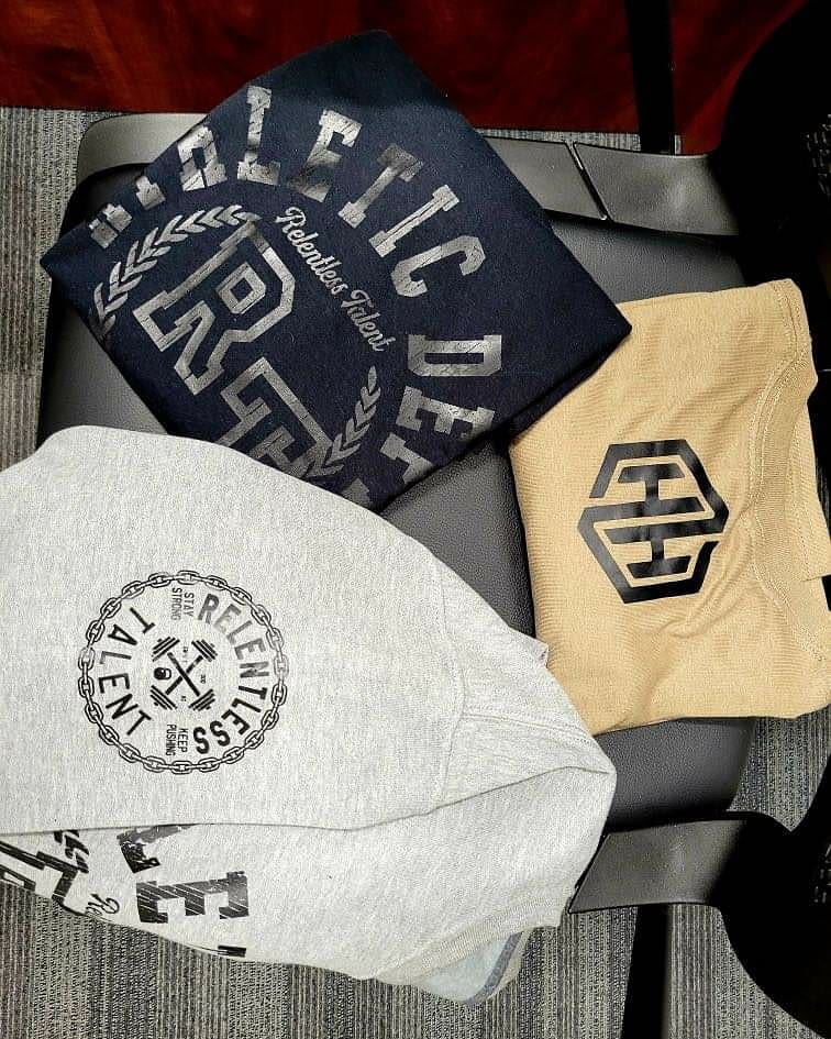 H_isaiahmoore_H's tweet photo. After combining with @RT_Fitness_ the first official look at #HumanHighlight RT athletic apparel is here!
.
.
.
#HumanHighlight #RelentlessTalent #LiveRelentless #Fitness #athleticwear #athleticapparel https://t.co/3LnLoIms0p