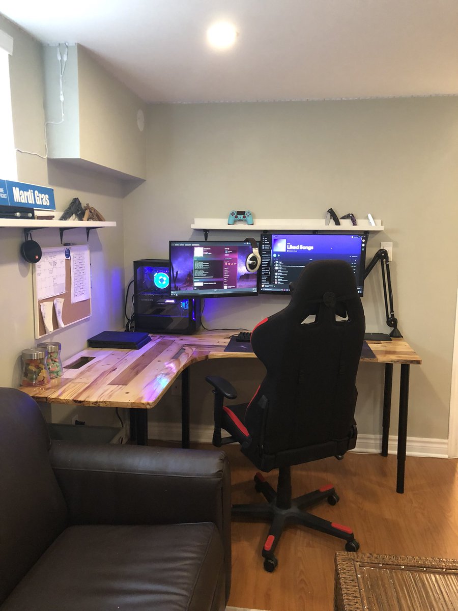 KLukawecky's tweet photo. Grade 9 student @ISTEM_HDSB self-generated #DesignThinking challenge: create a computer gaming desk using recycled wood pallets that has built in cable management. Lots of #TryFailLearn along the way! Final Results: https://t.co/Z3iGnid1To