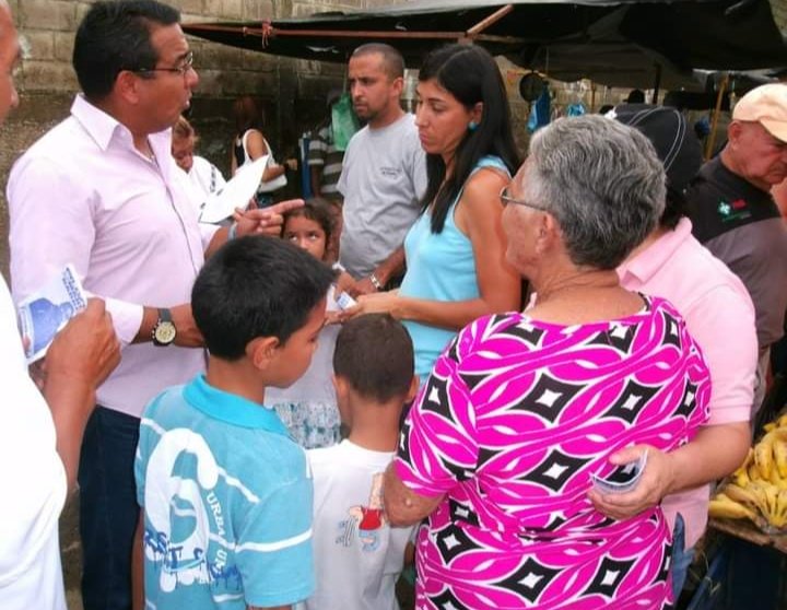 IvanLopezSD's tweet photo. Son 3 los Pre Candidatos a Alcaldes por #VoluntadPopular en #Carabobo. En ellos hay conexión social con su gente, con sus Municipios; hay ideas y compromiso. Son: @gracieGOUVEIA @manuelbarroeta_ e @IvanLopezSD Un nuevo y genuino liderazgo se asoma.

#TrabajemosJuntos
🙌✅🗣️📍🧡 https://t.co/Z4zlqvrVFf
