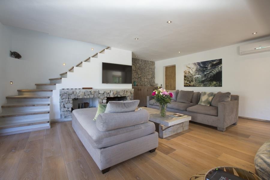 2 Bedroom Apartment For Sale in Cala Tarida (Ibiza). Full property details: l8r.it/mzVB

#apartment #interiordesign #unique  #ibizadesign #ibizalife #islandlife #cozy #beautifulhomes #dreamhome #homegoals #property #homesearch #calatarida #ibiza #spain #realestate