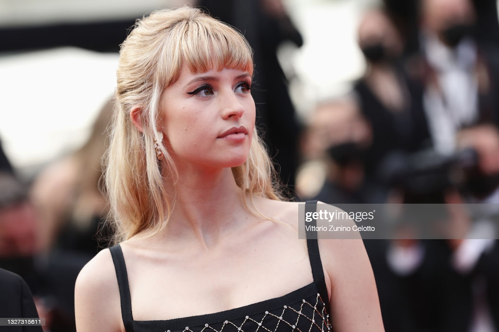 Angèle Updates (Backup) tweet media