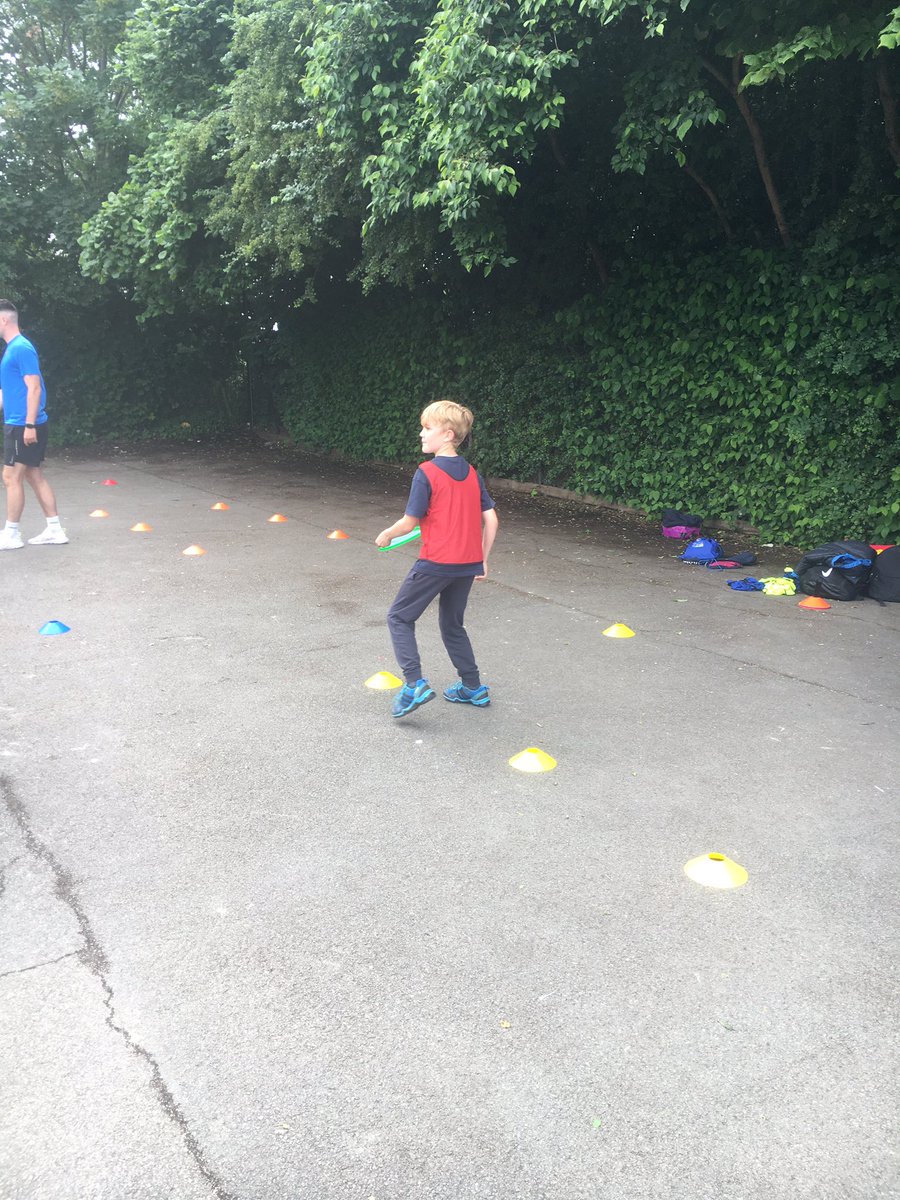 Another great ultimate frisbee session @sjfschoolmerton earlier today, so much improvement from week 1! 🎯🎯🎯