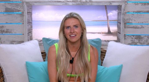 NinaCola123's tweet photo. So far islanders on the green list ✅. #LoveIsland https://t.co/m0OhXD43Zb