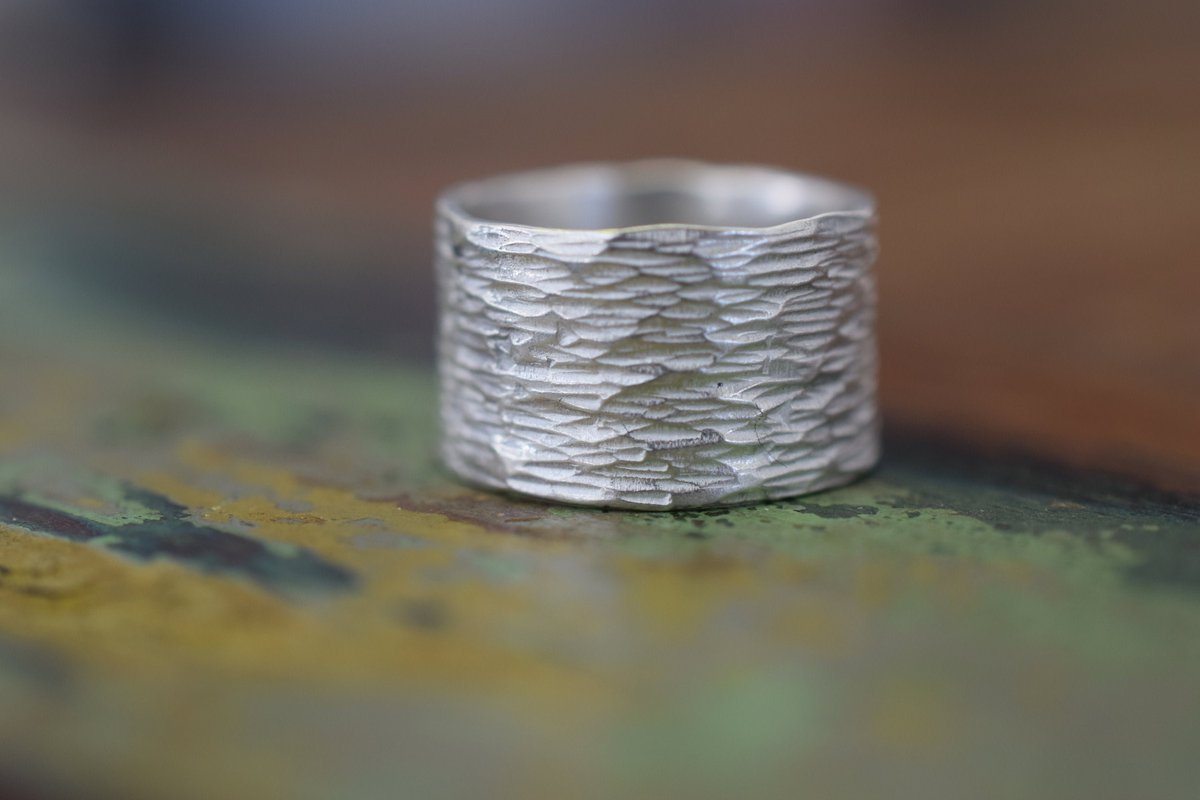 atg2018's tweet photo. Wide Silver Band Ring with unusual organic texture handcrafted by All That Glitters https://t.co/DJ68cJFcsU
https://t.co/rQ3lV4AfgI #silver #wedding #bandring #silverring #unusualjewellery #sterlingsilverring #texturedring #handmadering #texturedsilver https://t.co/yI8oCcB2kl