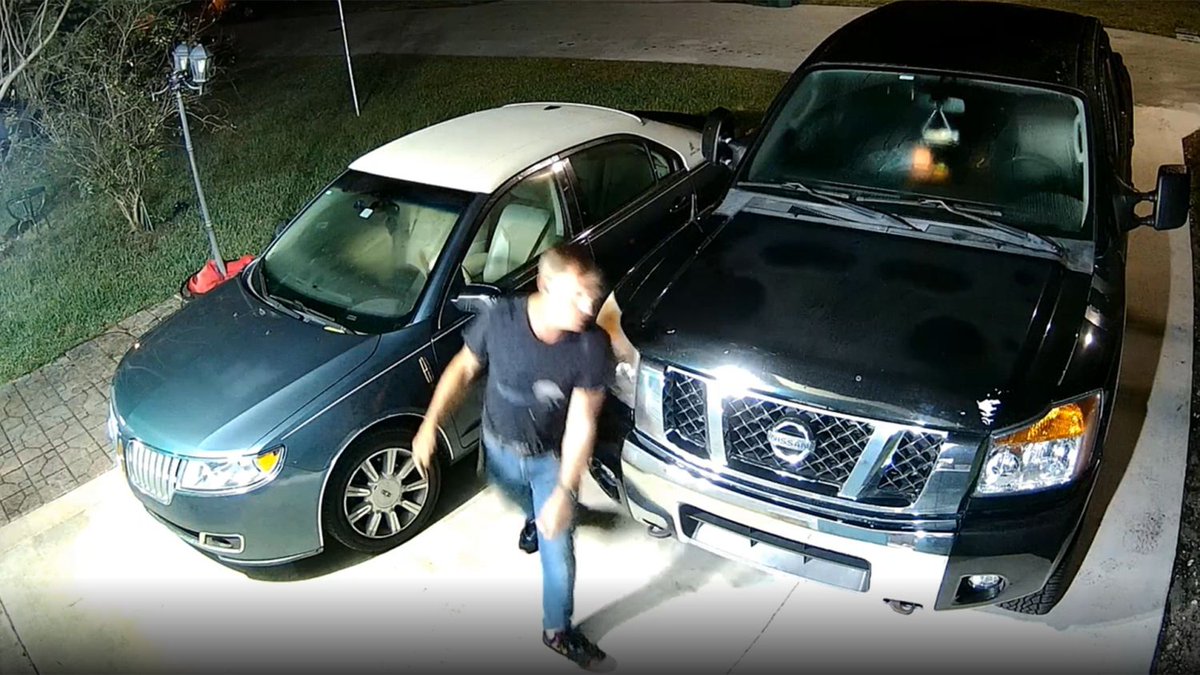 Dumb Criminal of the Week: Wave for the Camera.

A Miami man waves at camera while robbing a car.  It’s a Carjack moment!

buff.ly/3y8665Q