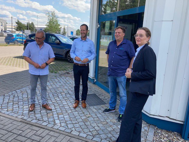 BotschafterDK's tweet photo. #Eberswalde ist regionales #Entwicklungszentrum und wirtschaftlich von Bedeutung. Nach zwei Werkbesichtigungen folgt nun die #Gesprächsrunde mit BürgerInnen der Stadt. Ich freue mich über den Austausch zu gemeinsam bewegenden Themen! #dkpol #dkbiz #barnim @mein_eberswalde #dkde https://t.co/eXH3fcNgyM