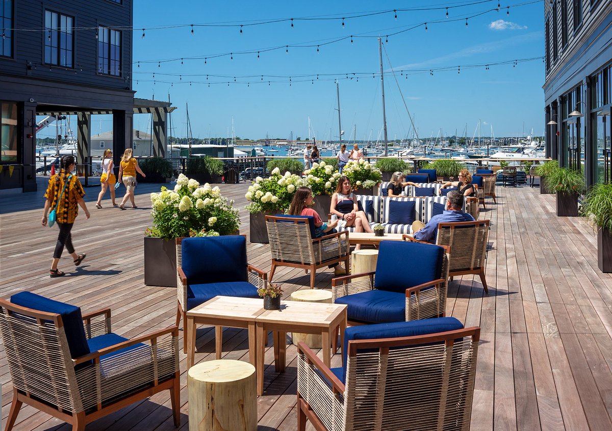Deal alert 🔔 #NewportRI is a town of all four seasons, book ahead for the next one and save up to 20% on your stay. When you’re ready to commit to Hammetts💙, book a pre-paid non-refundable stay to get the best savings

#hammettshotel #newenglandtravel #travel #travelplans