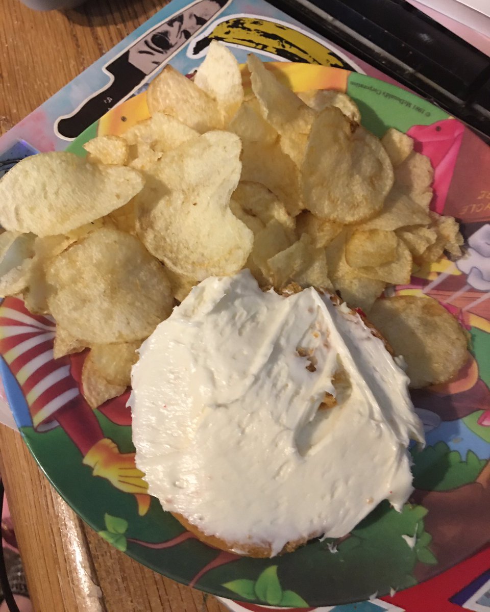 SporadicJills's tweet photo. Am I a child or just on my period?!?! #period #ladythings #sweets #potatoschips https://t.co/rLcns1gWdw