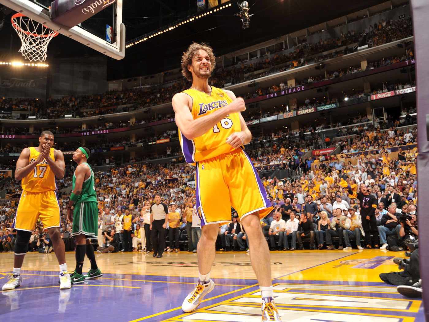 Happy 41st Birthday to 6x and 2x NBA champion, Pau Gasol. 
