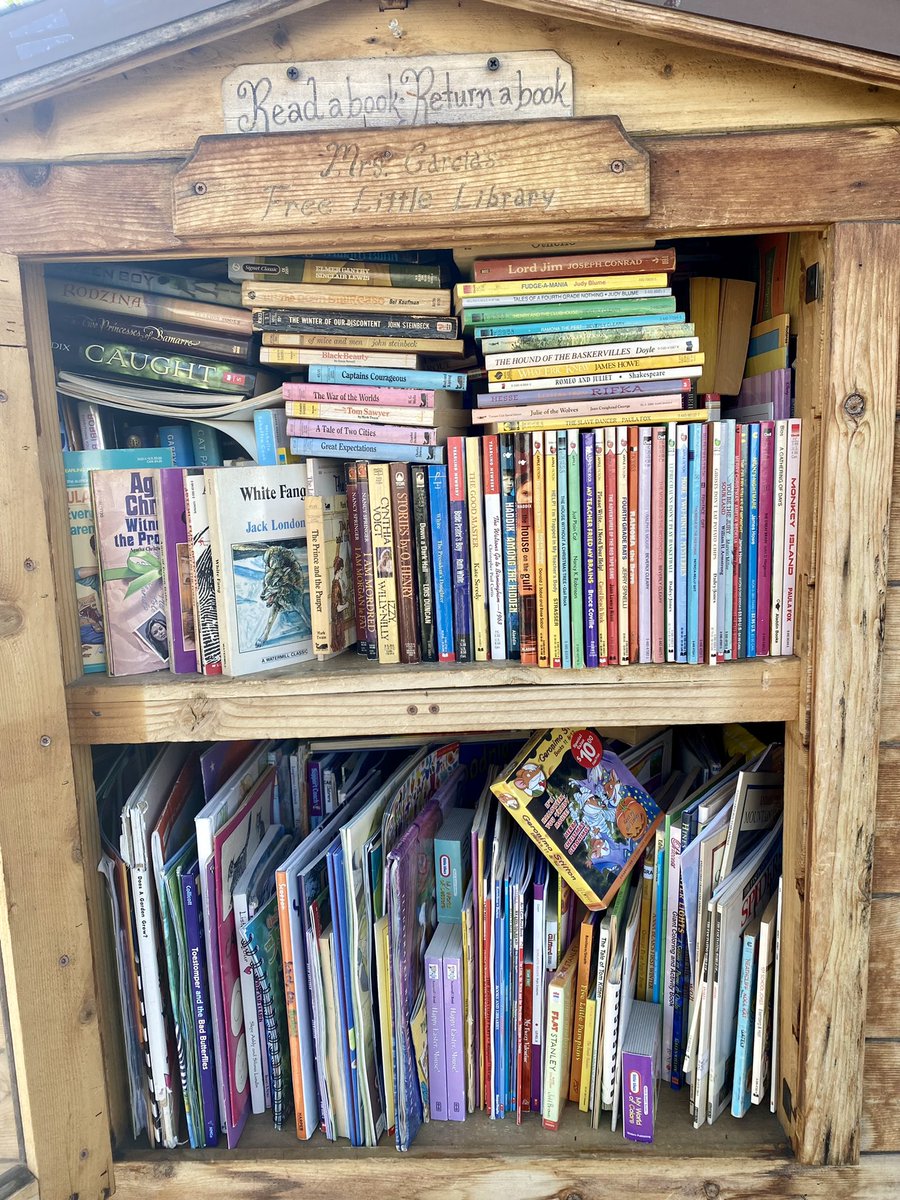 EagleRockLitLib's tweet photo. Lots of books for young readers!  Come by and pick up a few! ☀️#summertime https://t.co/AJUn91Y9U9