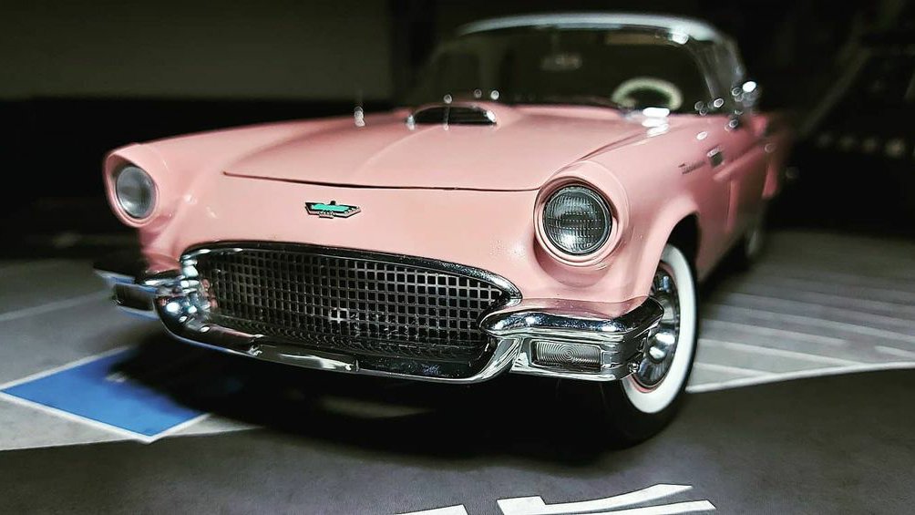 GLTSA's tweet image. 📷 by @diecast_jeddah18: "من أجمل وأحلى السيارات التي صنعتها  فورد وهي فورد  ثندربيرد موديل ١٩٥٧  تفاصيل جبارة 

1/18 Ford Thunderbird 1957 
Precision 100 Collection 
#fordthunderbird  
#claisscstyle 
#1950s 
#usacars
 #فورد_ثندربيرد 
#fordclassics#henryford#فورد 
#مجسمات_سيارات"