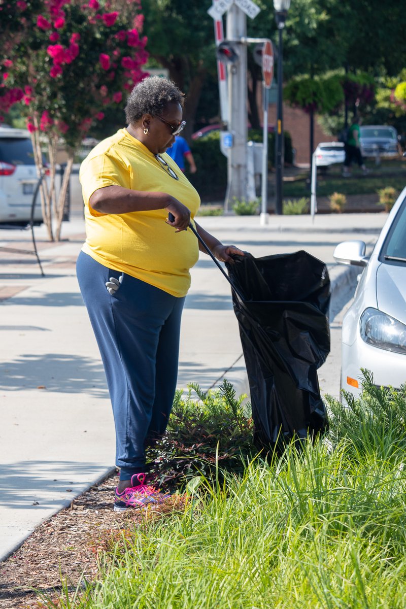 CityofHickory's tweet photo. Special thanks to the many members of IChurch who volunteered their time this past Saturday to pick up litter in the downtown and Ridgeview areas. Way to be #LitterQuitters and improve our community!
To learn more about being a Litter Quitter, visit https://t.co/MpUiGA6Npu. https://t.co/3IYXbAcZf3