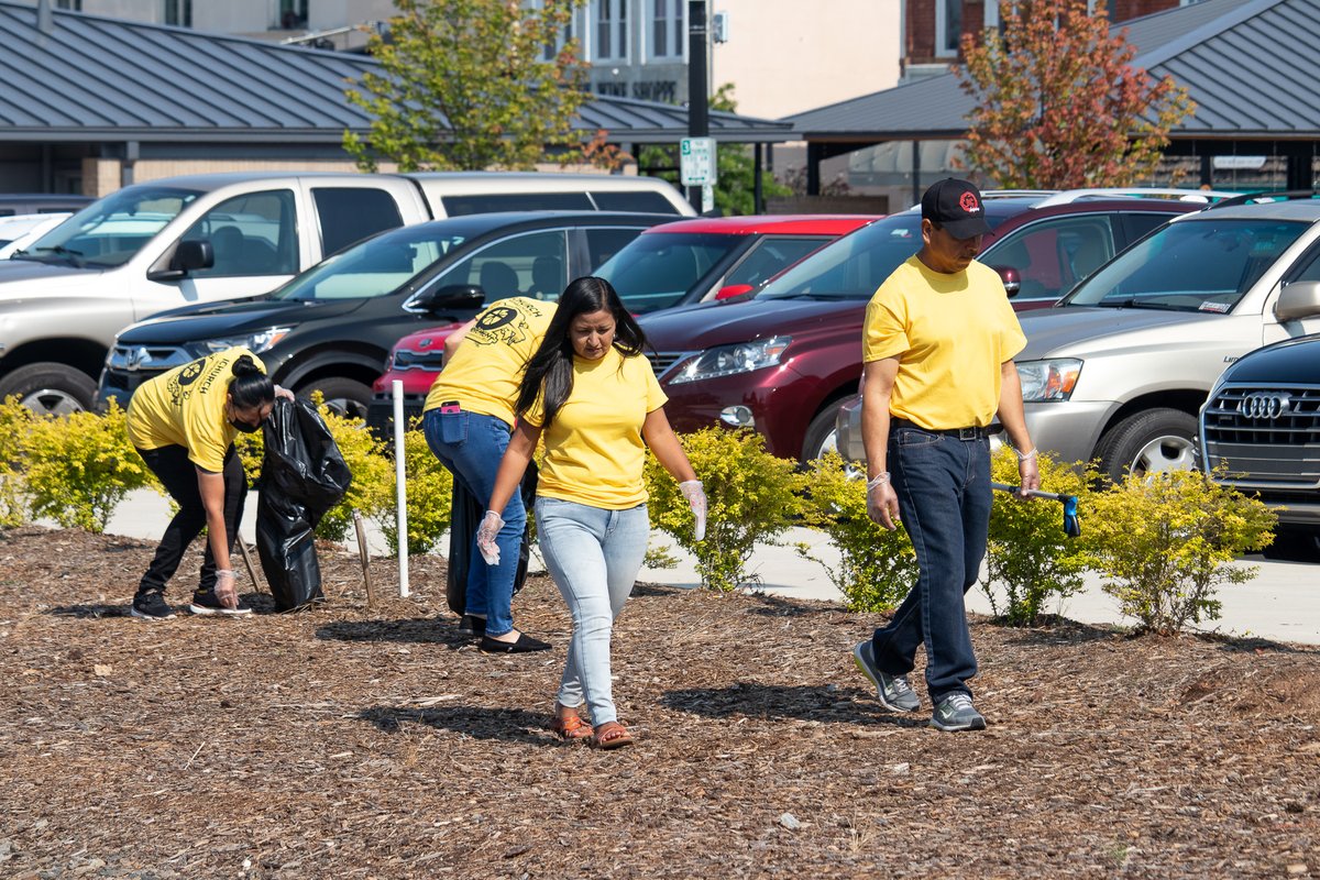 CityofHickory's tweet photo. Special thanks to the many members of IChurch who volunteered their time this past Saturday to pick up litter in the downtown and Ridgeview areas. Way to be #LitterQuitters and improve our community!
To learn more about being a Litter Quitter, visit https://t.co/MpUiGA6Npu. https://t.co/3IYXbAcZf3