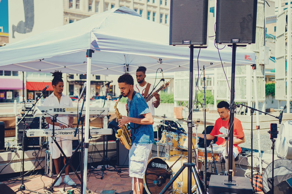 UnderAtlanta's tweet photo. Underground Atlanta welcomed our neighbors to celebrate the Fourth of July. Enjoy these highlights. Photos by Lola Scott. #hotdog #thisisforU https://t.co/gh0gDNXzcl