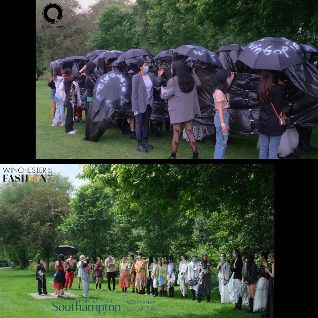 🧩𝐑𝐞𝐜𝐨𝐫𝐝𝐬 𝐨𝐟 𝐩𝐫𝐞𝐜𝐢𝐨𝐮𝐬 𝐦𝐨𝐦𝐞𝐧𝐭𝐬💚

Black umbrellas ☂ and plastic bags🖤.What a fantastic idea to protect our garments. 🤩The walk from the dressing room to backstage was spectacular!🙌🏼 ✨
@ArtsUniSouth @EventsUoS #Winchesterfashionweek #thecompany2021 #WSA