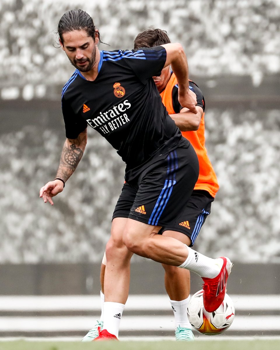 realmadrid's tweet photo. ⚡ @isco_alarcon ⚡
#HalaMadrid https://t.co/ddy3sedJxe