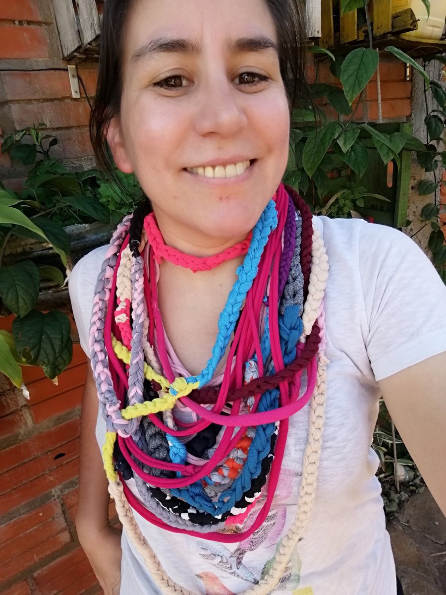 antoniaarroyo's tweet photo. Collares de #trapillo #YsyryHandcraft 😍🇵🇾🎉 una belleza de colores, en dos piezas, para acomodarlo a tu gusto
🔴
Un #accesoriosdemoda #artesanal con elementos reciclados para su elaboración #slowfashion #modacircular #slowmoda #modasustentavel
🔴
Hace tu pedido al 📱 0982374696 https://t.co/mfjKoCLAcX