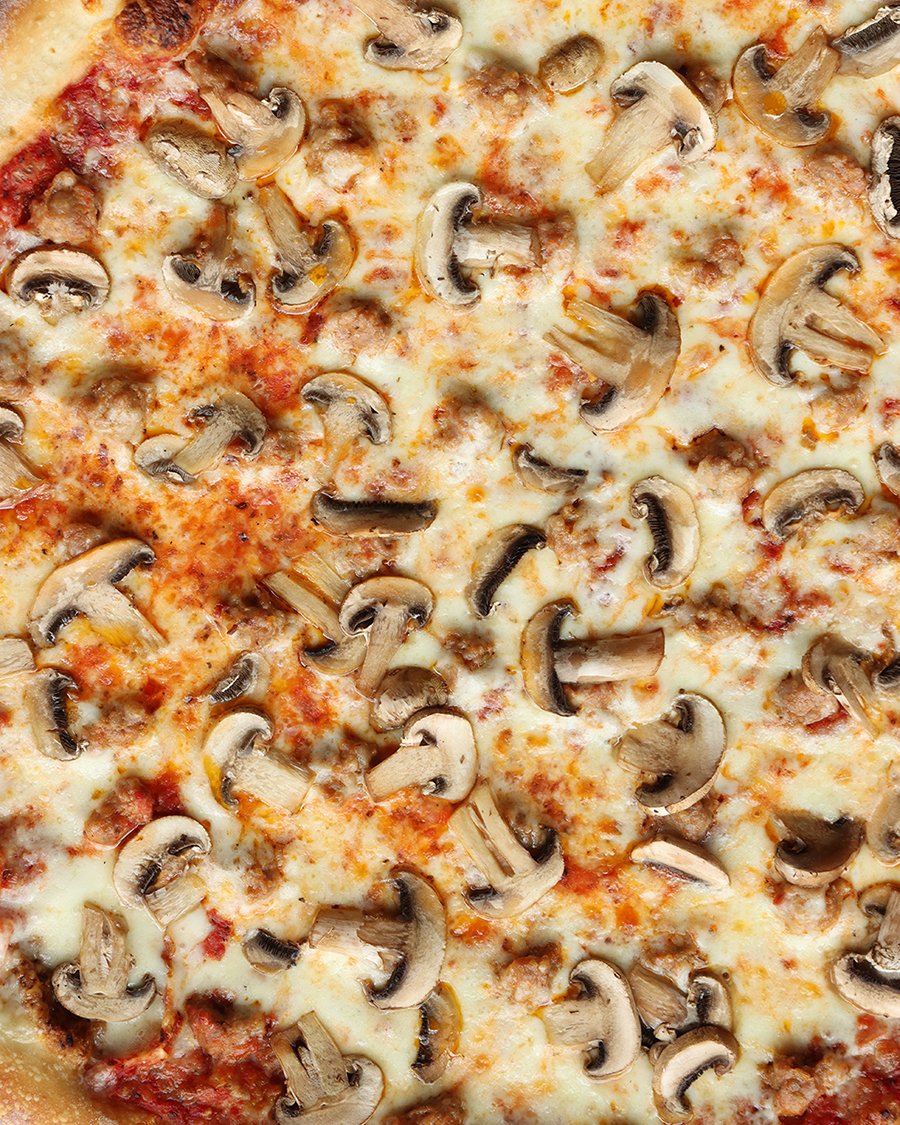 There's not mushroom in this picture for more pizza 🍄

#freshtoppings #nystylepizza #bytheslice #pizzaislife #theoriginaloriginal #since1984 #iloveanthonys #pizza #denvereats #coloradoeats #forkyeah #coloradofoodie #coloradopizza
