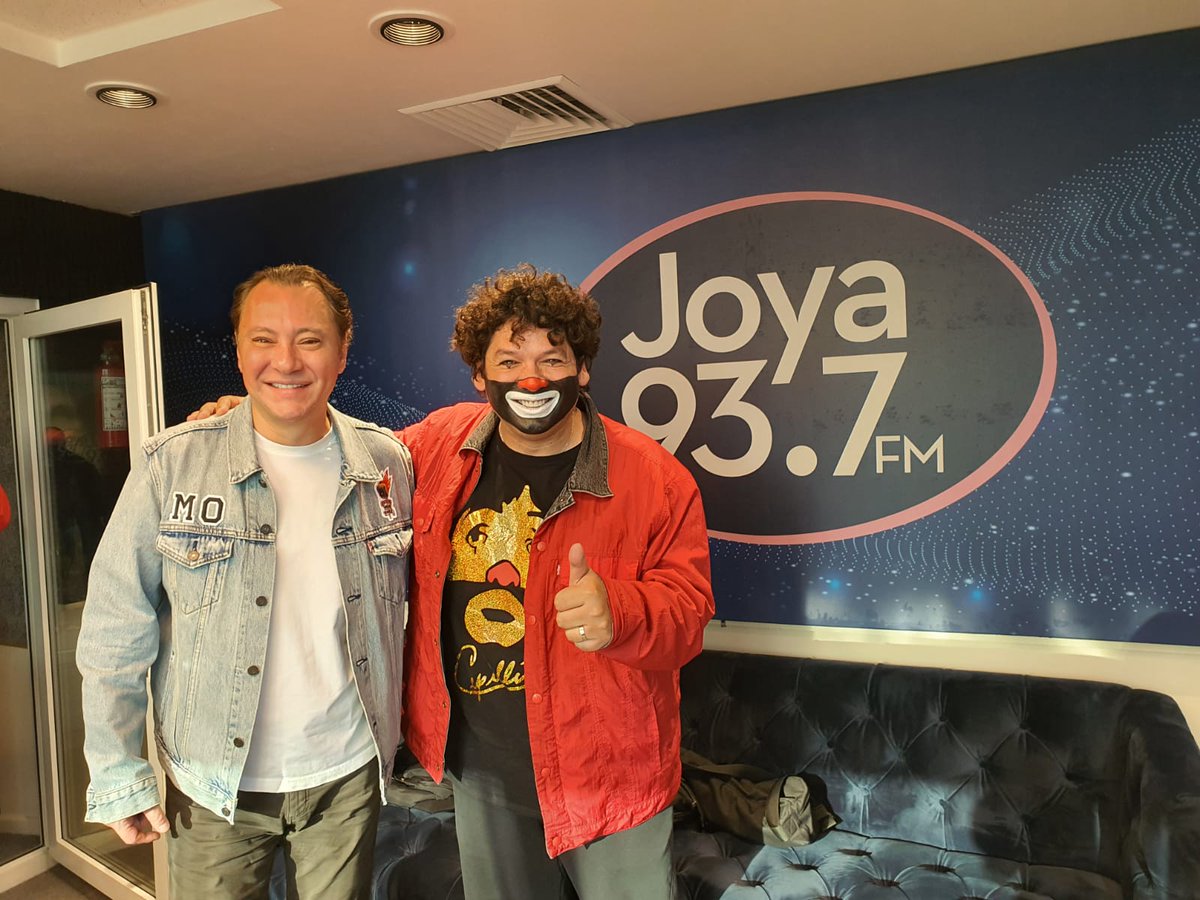 ¡Qué tal el parecido de Ricardo III! 
GRACIAS a la hermosa familia de nuestro amado <a href="/cepillintv/">CEPILLIN</a> por la visita tempranera.
¿Qué les quieren decir?
Te están leyendo, escríbeles aquí ⤵️