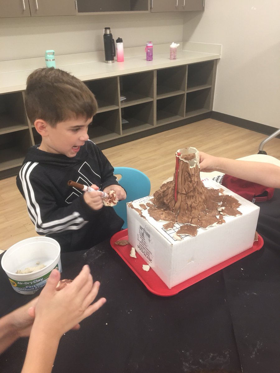 BrevAfterschool's tweet photo. Campers at Viera Elementary learning through hands-on projects. They created volcanos and then caused them to erupt. #summercamp2021 #bas321 #bps321 https://t.co/KHnc2AFCE2