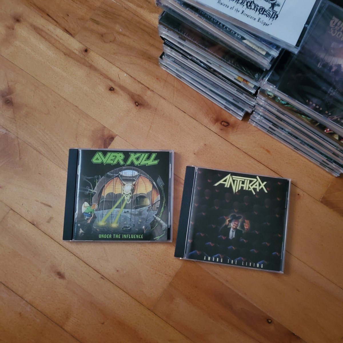 ALBUM WAR!! 🤘👊⚔  Yesterday was the anniversary of OVERKILL's Thrasherpiece Under the Influence. So today's WAR is a Thrash Battle! Pick a side. OVERKILL Under the Influence vs. ANTHRAX Among The Living!#overkill #anthrax #undertheinfluence #amongtheliving #thrashmetal