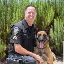 FrontlineNewsGp's tweet photo. Please watch my buddy and his @OxnardpoliceK9 Capone compete tonight on @TopDogAE on @AETV.  Let's support him and @OxnardPolice. https://t.co/zA5HEm4RoU
