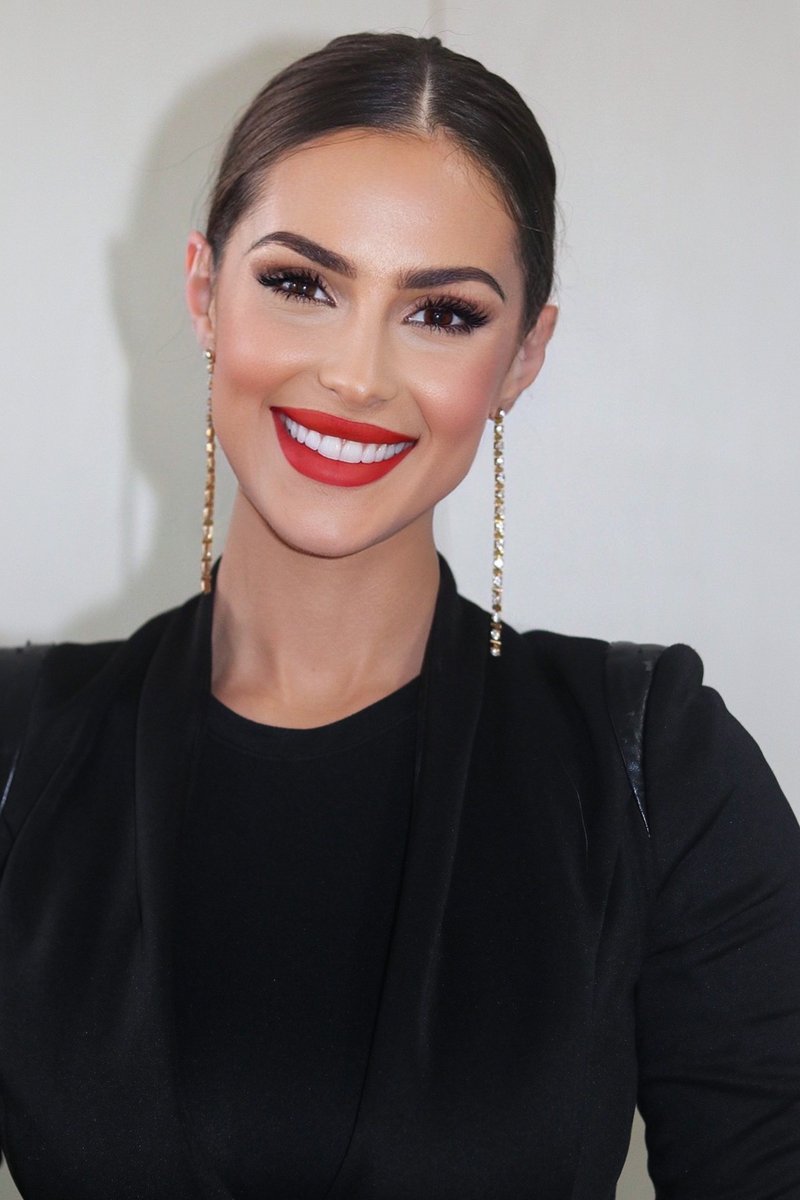 Bianca Bezuidenhout (22)  is also a dance instructor as well as a business owner of her own swimwear company called She Succeeds.
#MissSA2021 

jozistyle.joburg/misssa2021-top…