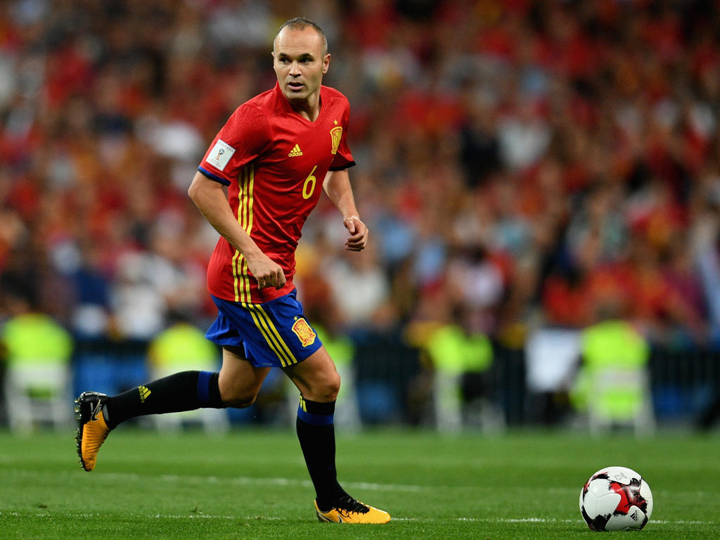 Betclic's tweet photo. Pedri sur son enchaînement contrôle + ouverture pour Oyarzabal #ITAESP : https://t.co/7tu8SegobZ