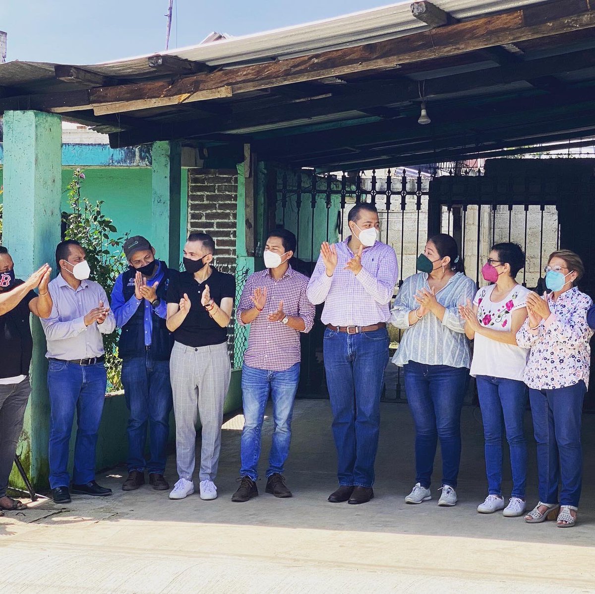 BenjaminSanzFlo's tweet photo. Entrega de obra pública y agua potable en Pacho Viejo y La Laguna. 🙋🏼‍♂️✨👏🏻 https://t.co/2xPxRNyjX3