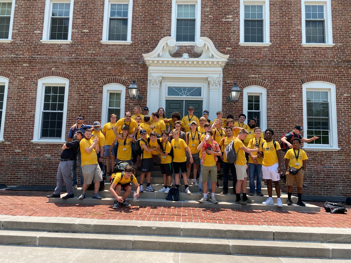 hst_edu's tweet image. We're thankful to have had a visit from @KerussoHU , @HardingU's preacher training camp! These young folks are spending a week learning Bible study methods and sermon preparation and delivery. @PowellMarkE @HUPreaching