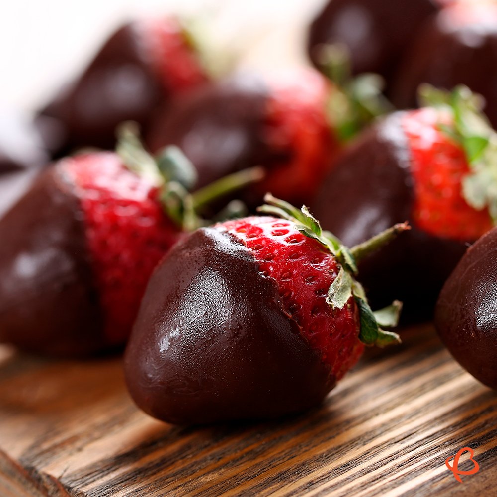 Quem é que resiste a essas coxinhas de chocolate recheadas com morango? 🍓

Aprenda essa receita deliciosa do chef Marcelo Cotrim. 🍫

Acesse o link: bit.ly/2Ut1kRK

#DiferentePraVocê #CoxinhasDoce #Chocolate #Cuiabá
