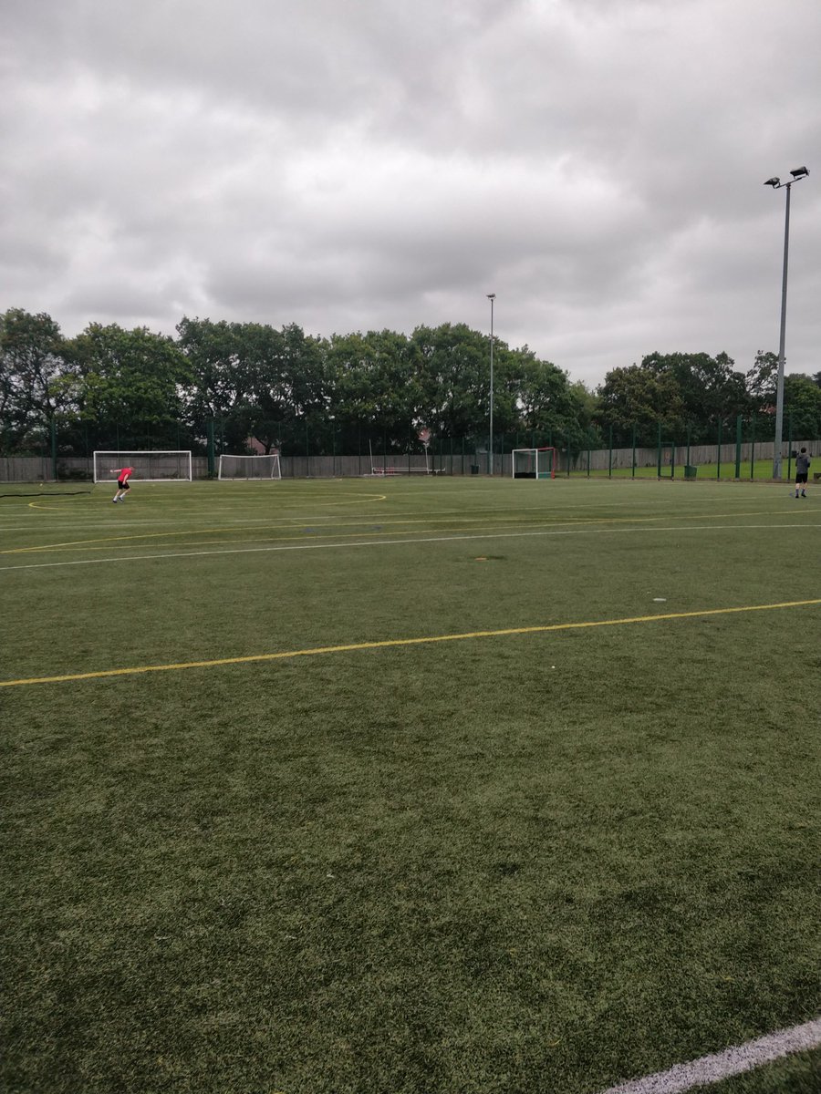 J3r3mybr0wn's tweet photo. Old, slow, can't pass, can't run with the ball, mostly love not getting passed to, but I bloody love it...β½π
#football #cardiffcosmos https://t.co/N36c3BXMwW