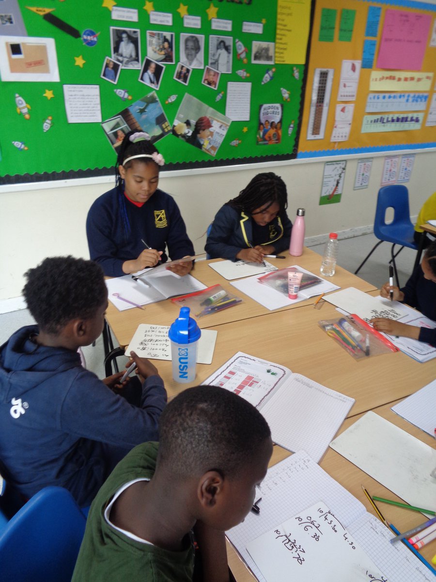 ststephensSW8's tweet photo. Learning about percentages, equivalent fractions and decimals ๐งฎ๐ขโ
#StStephensYear5 have their thinking caps on today during their Maths lesson ๐ง ๐ค๐ก#StStephensLearning #Maths #learning #lovelearning #primarymaths #learningmadefun https://t.co/ijr0JkgNV2