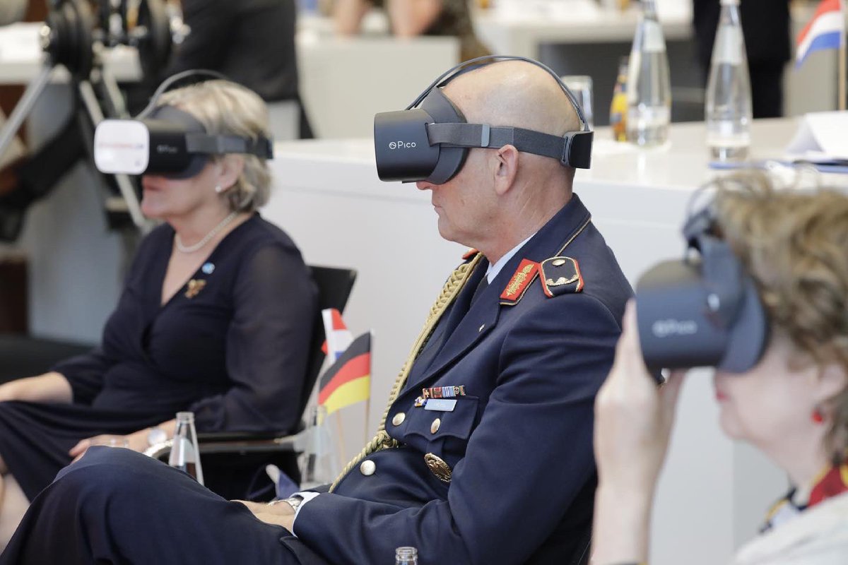 Deelnemers van het waterstofcongres en het koningspaar kregen via de Virtual Gateway NL van @NLinBusiness1 een virtuele tour langs Nederlandse waterstof showcases in Rotterdamse haven en Hydrogen Valley Noord Nederland.

Maak ook de tour via virtualgatewaynl.com

#NLGermany