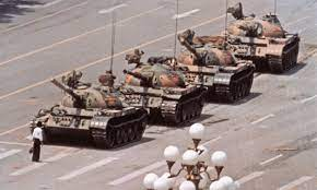 SoquelCreek's tweet photo. @XHNews Meanwhile, this is how they celebrated #FourthofJune in Tiananmen Square in 1989.
Sadly, this Tweet will likely never make it past the Great Firewall of China. https://t.co/I4aFHUNeCa