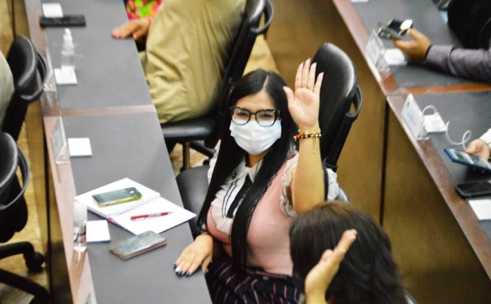 📍ESNOTICIA| Hemos aprobado en primera discusión, el proyecto de Ley sobre la Promoción y Uso del Lenguaje con Conciencia de Género.

<a href="/NicolasMaduro/">Nicolás Maduro</a> 
<a href="/delcyrodriguezv/">Delcy Rodríguez</a> 
<a href="/jorgerpsuv/">Jorge Rodríguez</a>
<a href="/MSomosVen/">Movimiento Somos Venezuela</a>